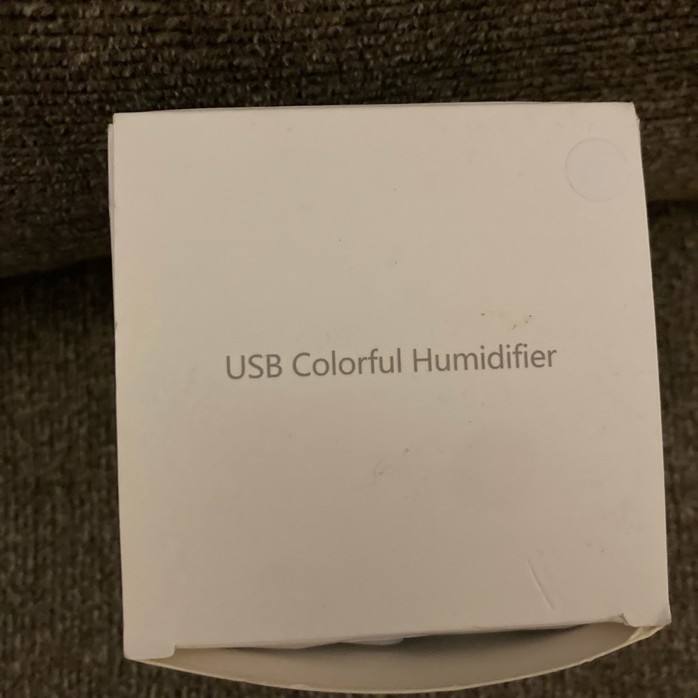 USB Colorful Humidifier: Small, Brand New - Picture 2 of 3